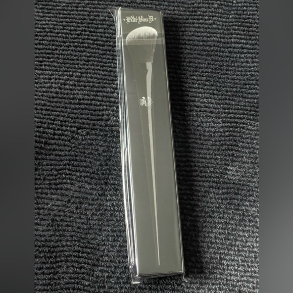 Kat Von D Powder Contour Brush #2 - Picture 4 of 4